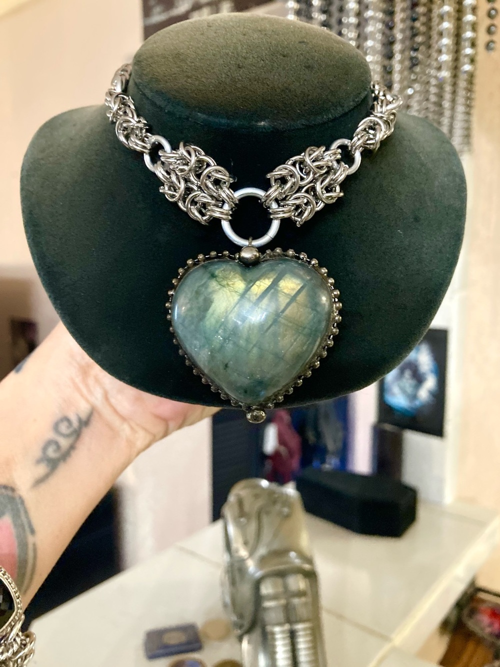 Genuine iridescent labradorite gemstone heart shape charm boho choker necklace . - Picture 5 of 16